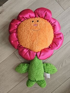 Gund Spring Flat Pillow Flower Plush, Large 20"